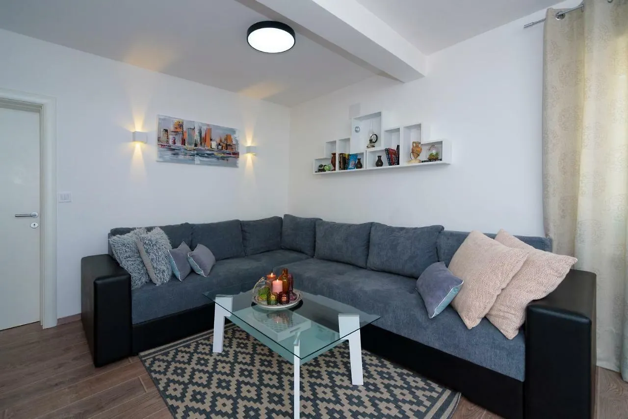 Apartments Magli Kastela