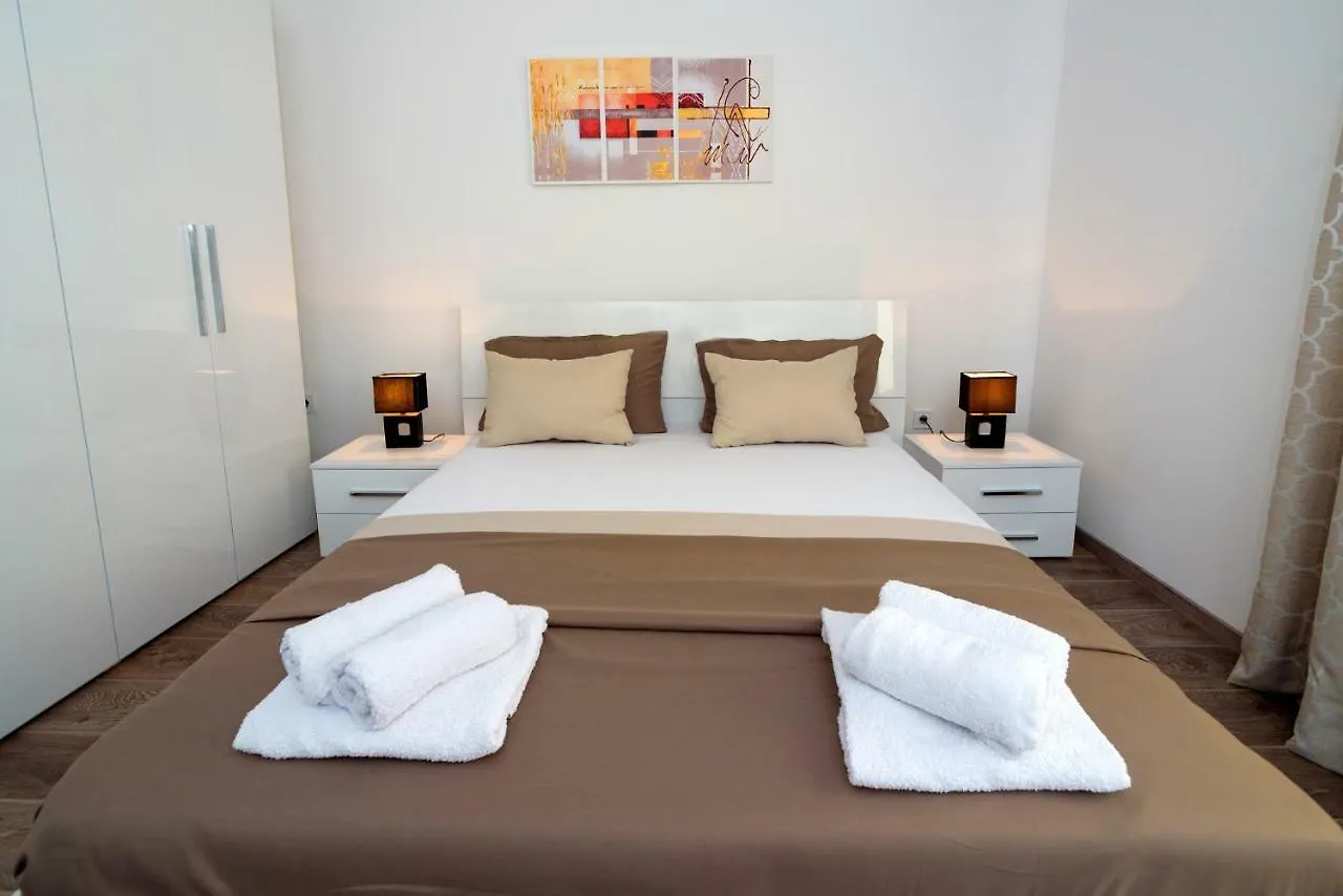 Apartments Magli Kastela 0*,  Croatia