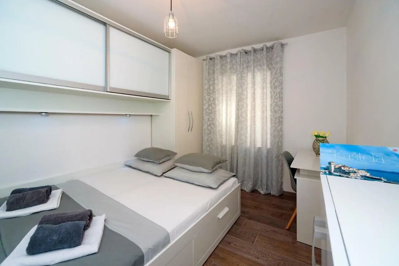 Apartments Magli Kastela
